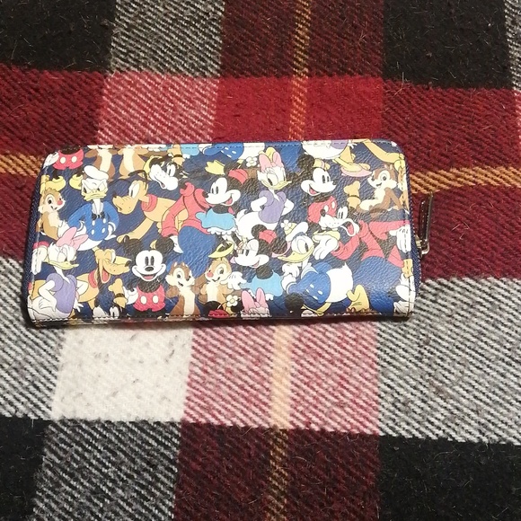 Rare Mickey Loungefly wallet - Picture 2 of 2